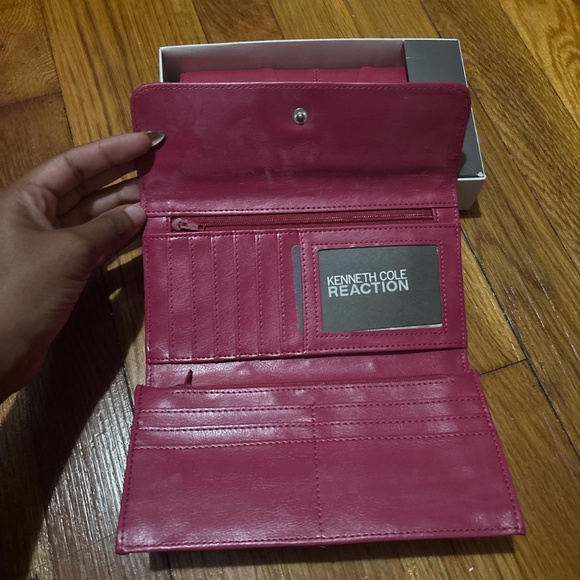 Pink Leather Kenneth Cole Reaction Clutch - Picture 3 of 3